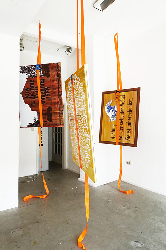 Dip dye die DIY DJ, 2016 | paintings, acrylic on canvas, straps Abbildung 5 - Installationen